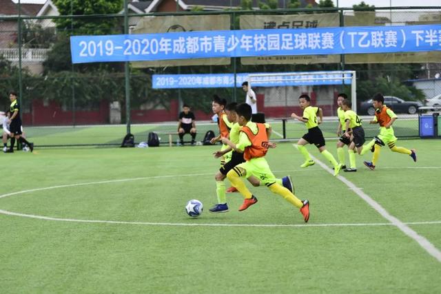 欧冠-哈兰德B席破门罗德里世界波 曼城3-0拜仁